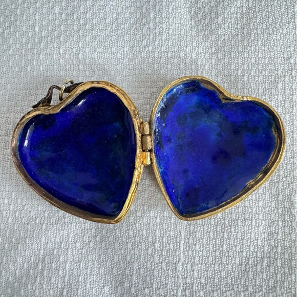 Vintage Cloisonné Heart Enamel Locket - Gold Tone - Picture 5 of 6